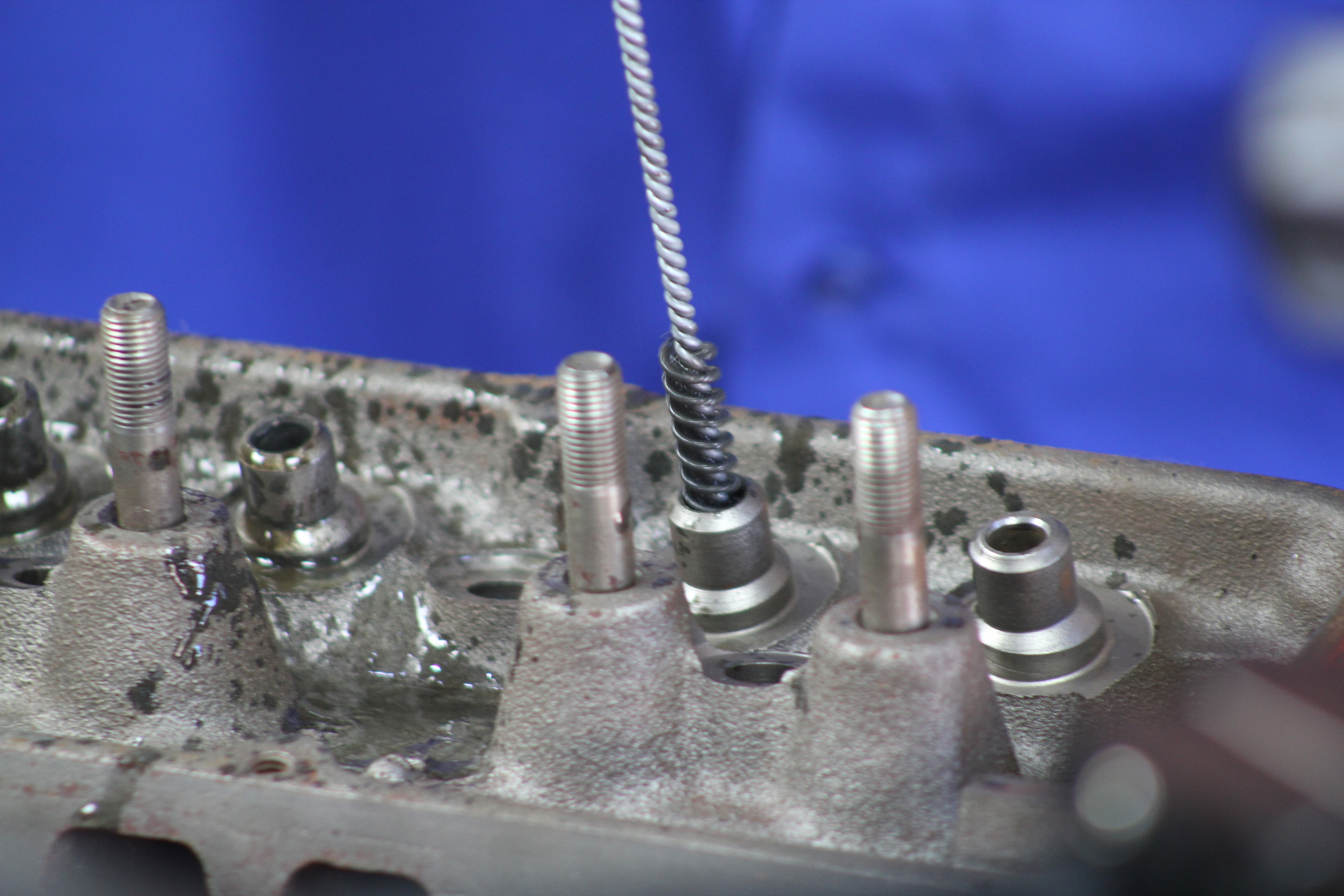 Flexhone tool being used on valve guides